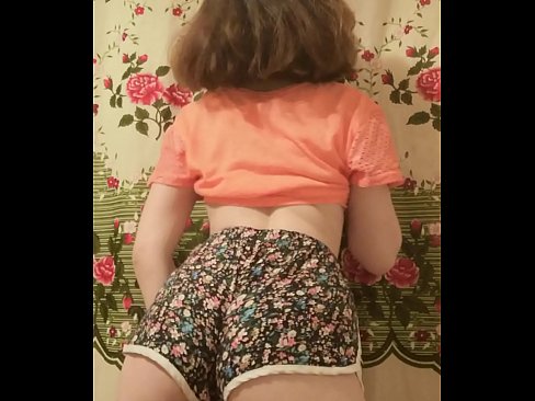 ❤️ सेक्सी तरुण बेब कॅमेऱ्यात तिची चड्डी काढत आहे ❤️  mr.8kpornvids.ru वर  ❌️❤